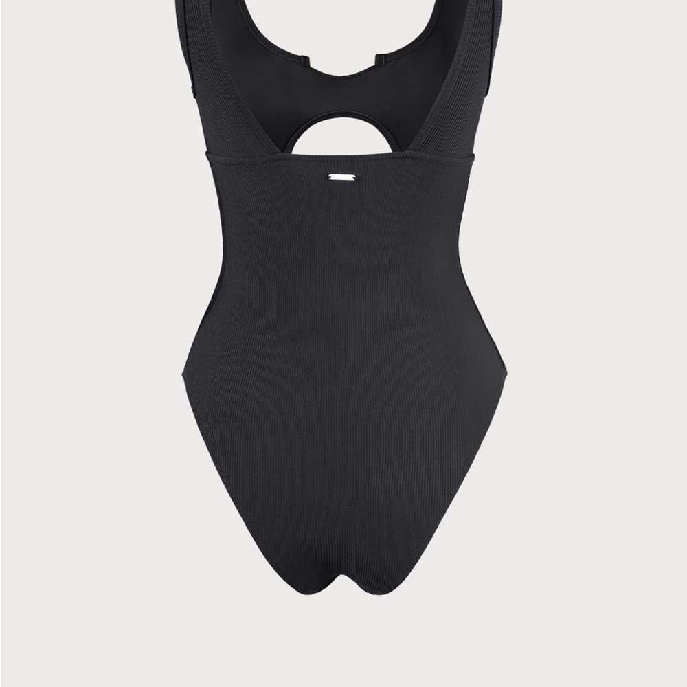 Berlook Black Cutout One-Piece Swimsuit 47 - Picture 7 of 8
